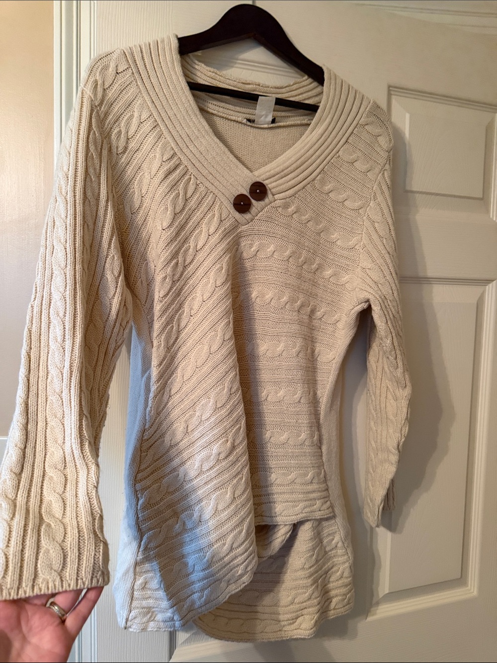 VENUS Cream Cable-Knit V-Neck Sweater with Button Accents